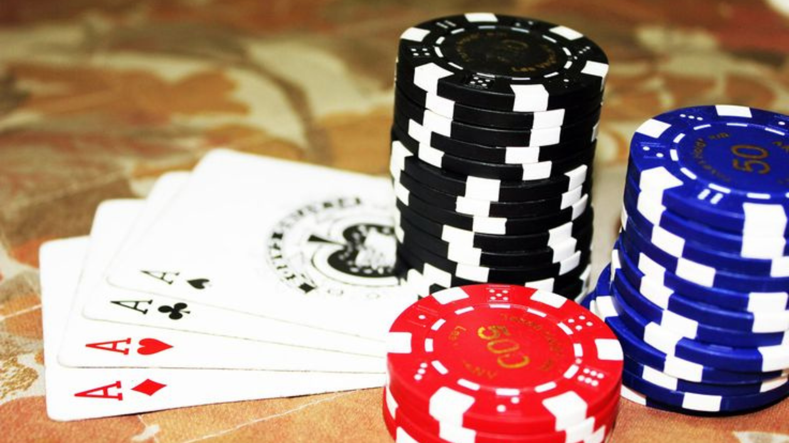 Managing Multi Table Tournament Entries in Seasonal Casino Events